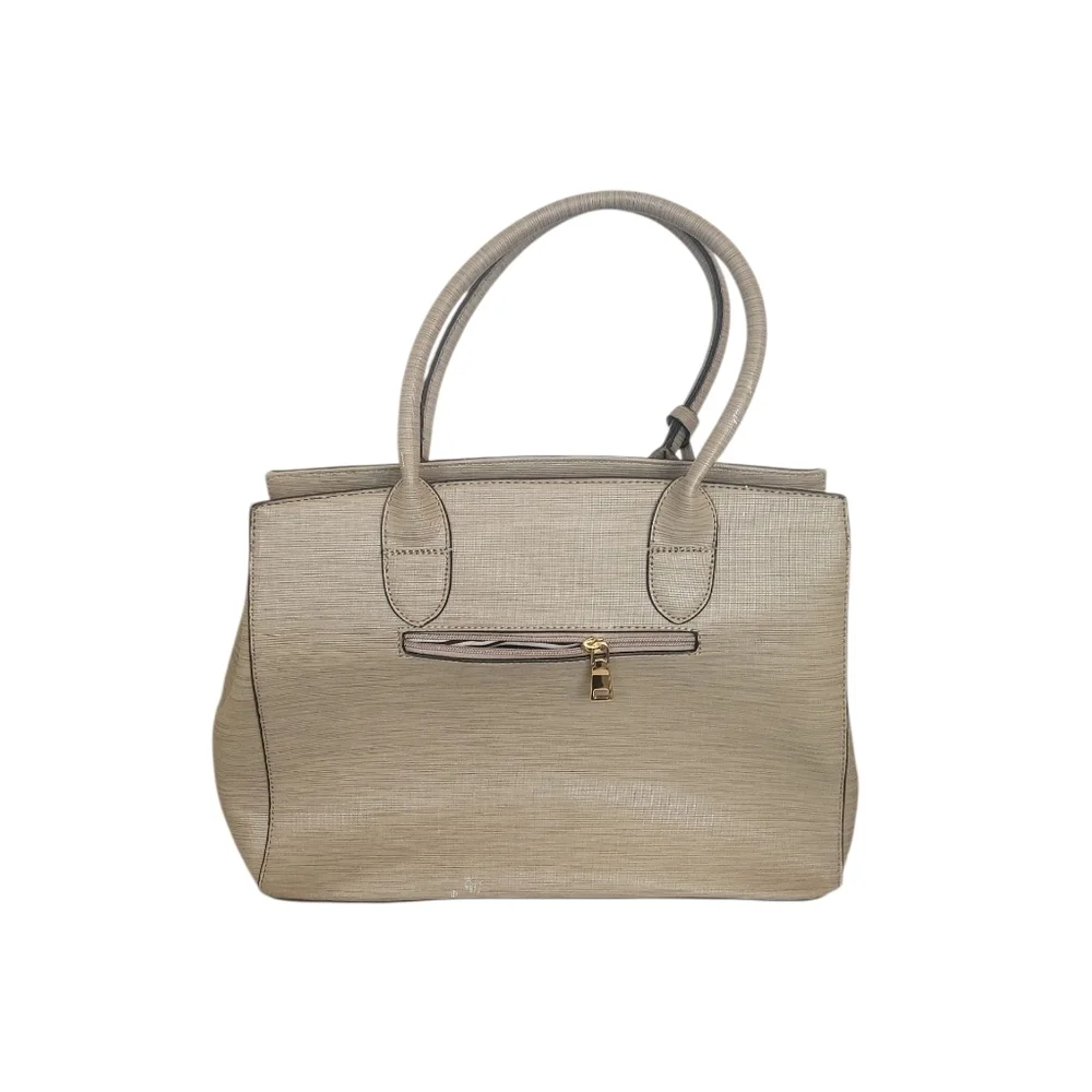 Elegant Tan Handbag